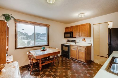 438 Dorland Rd, Saint Paul MN  55119-5513 exterior