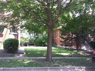 1649 Mobile Ave, Chicago, IL 60639-3813