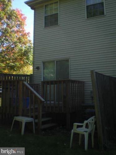 9080 Pickwick Village Ter, Silver Spring MD 20901-3882 exterior