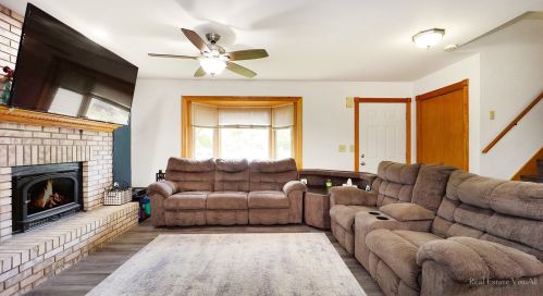 514 Sandra St, Valley View, IL 60145-8489