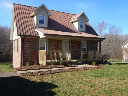 272 Oneal Dr, Bone Cave, TN 38581-3727