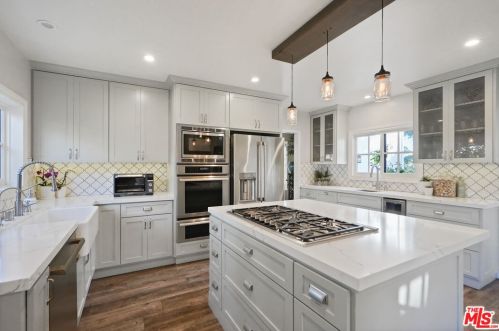 958 Mountain St, Glendale CA  91202-1046 exterior