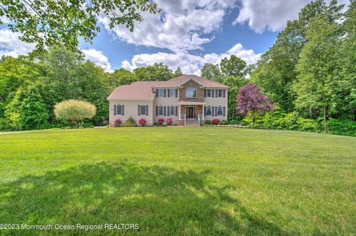 45 Cherry Tree Ln, Upper Freehold Township, NJ 08514-2355