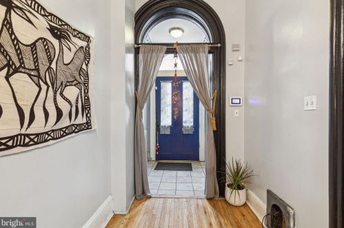 627 16th St, Philadelphia PA  19130-3415 exterior