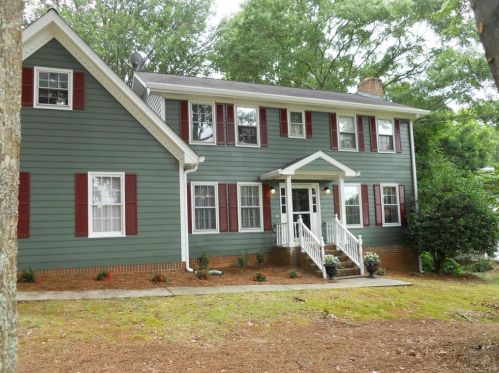 2389 Cannon Hill Rd, Lilburn, GA 30047-5735