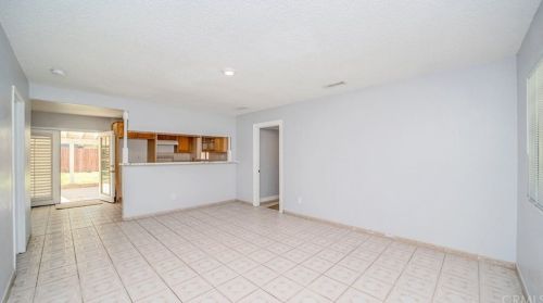 3844 Lofton Pl, Riverside CA  92501-1810 exterior