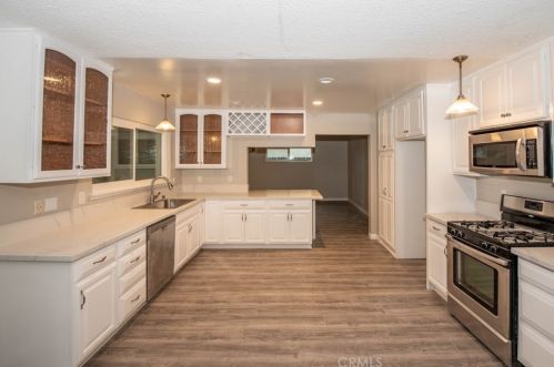 6375 Westview Dr, Riverside CA  92506-5325 exterior