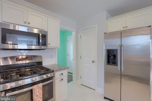 1518 Sunset Ave, Lancaster PA  17601-4328 exterior