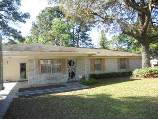 2222 Pinewood Dr, Brunswick, GA 31520-2744