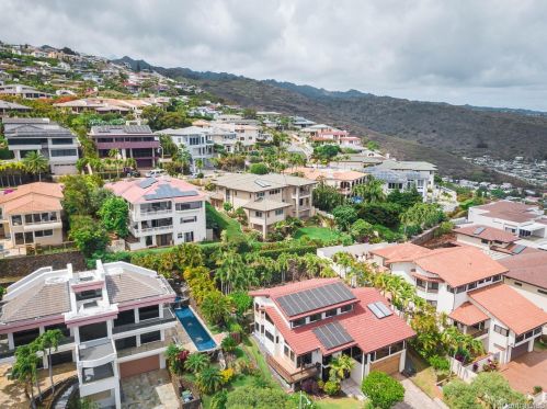 445 Maono Loop, Honolulu HI  96821-2526 exterior