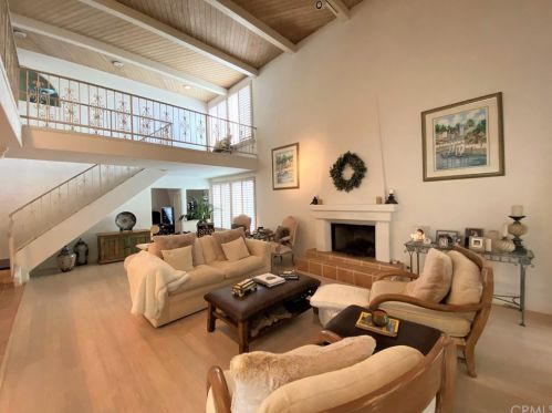 3212 Walnut Ave, Manhattan Beach, CA 90266-3550