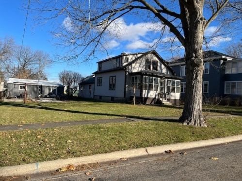 415 3rd St, Hillcrest, IL 61068-1657