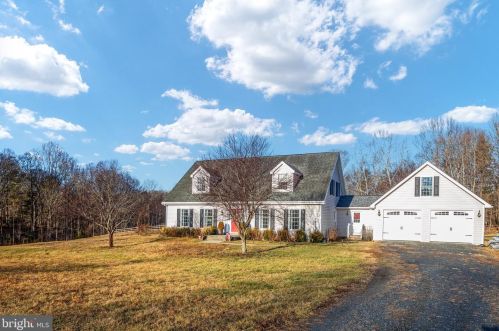 157 Richmond Rd, Castleton, VA 22716-2726