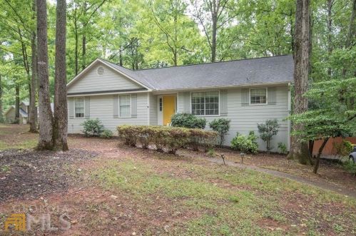 70 Briarwood Ct, Newnan, GA 30265-1238