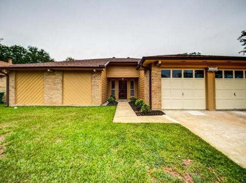 6727 Harpers Dr, Richmond TX  77469-5908 exterior