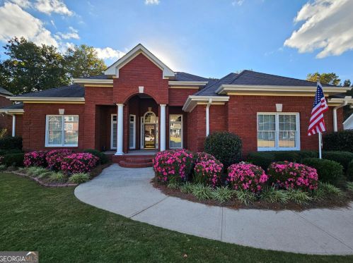 420 Grove Ridge Dr, Loganville, GA 30052-5614