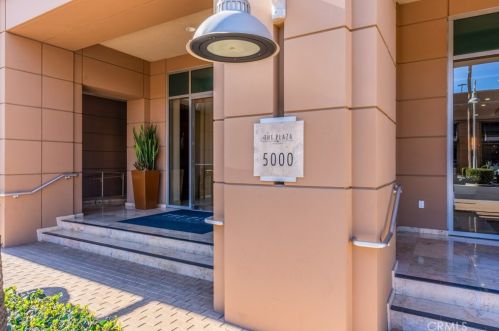 5082 Scholarship, Irvine CA  92612-5695 exterior