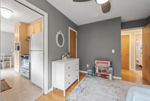 1111 2 St, Saint Paul MN  55112-3436 exterior