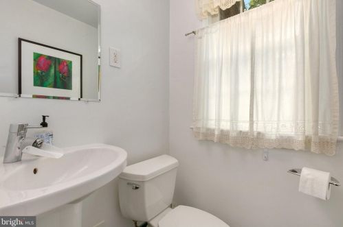 1516 Live Oak Dr, Silver Spring MD 20910-1543 exterior