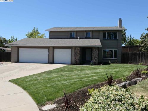 2402 Farnsworth Dr, Livermore, CA 94551-1792