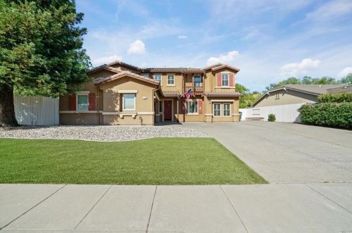 713 Pintail Dr, Vacaville, CA 95688-2651