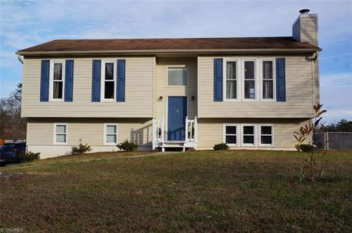 1079 Cresthaven Rd, Lewisville, NC 27023-9723