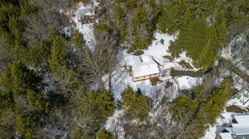137 Pingree Rd, New London, NH 03257-5180