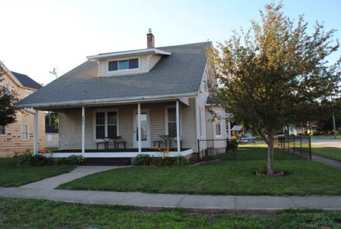 201 Krack St, Wing, IL 61741-9366