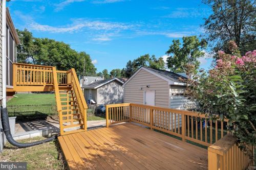 9121 Kimes St, Silver Spring MD 20901-3727 exterior