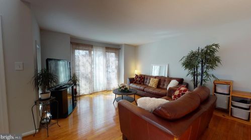 1114 Whitworth Ct, Herndon, VA 20170-3521