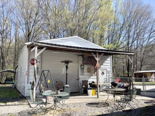 832 Twin Oaks Dr, Monroe, GA 30655-6138
