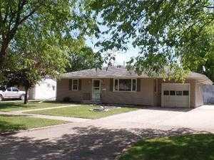 2205 10th St, Fargo, ND 58102-5308