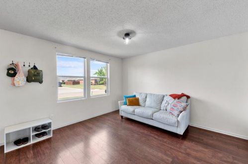 960 Stone Chapel Way, Fort Worth TX  76179-7304 exterior