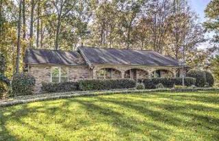 301 Shorecrest Dr, Seneca, SC 29672-2139