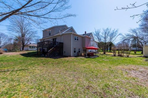 33 Villa St, Middletown, CT 06457-3013