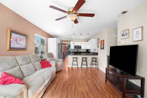 162 Heritage St, Oceanside, CA 92058-1439