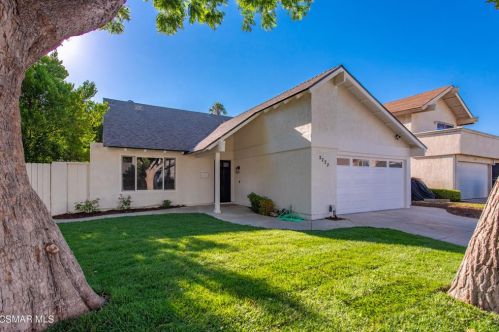 2227 Century Pl, Simi Valley, CA 93063-2713