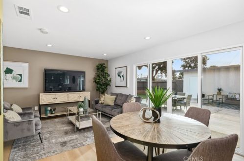 15374 Midcrest Dr, Whittier CA  90604-2336 exterior