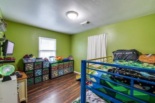 420 Farrer St, Angleton TX 77515-5027 exterior