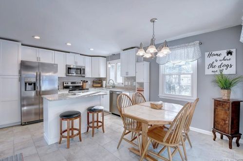 38 Sunny Slope Dr, Glastonbury, CT 06033-2445