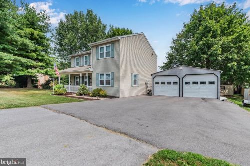 65 Fairview St, Carlisle, PA 17015-3121