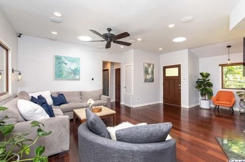 2328 Chapman Rd, Glendale CA  91214-3013 exterior