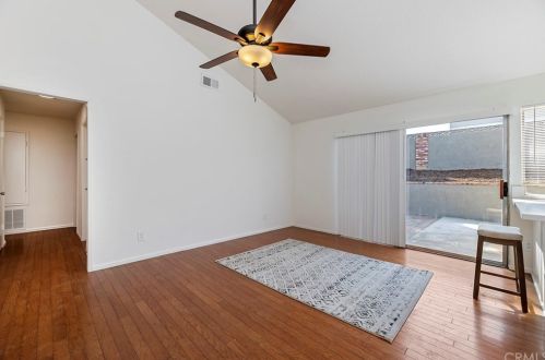 9850 Mcnicholl Dr, Riverside CA  92503-5521 exterior