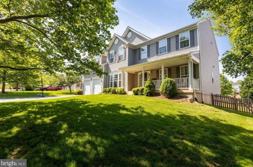 409 Falls Chapel Ct, Purcellville, VA 20132-7206