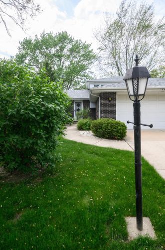 15402 Edgewood Dr, Orland Park, IL 60462-4010