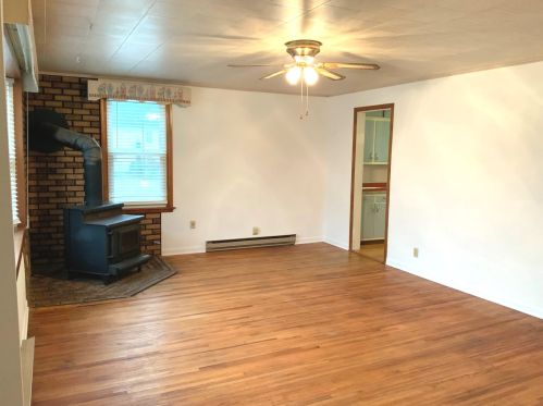 321 Grant St, Sycamore, IL 60178-1722