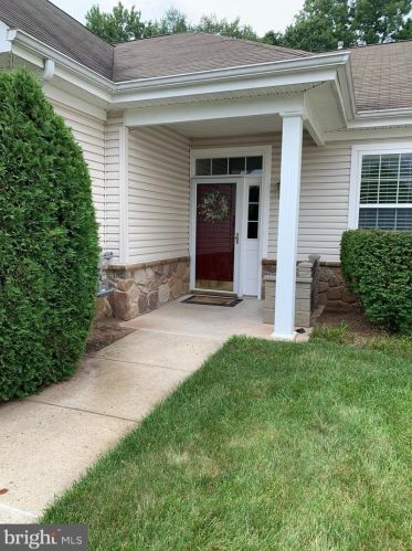 30 Wiltshire Dr, Trenton, NJ 08648-2585