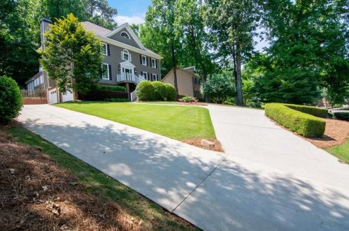 4823 Riveredge Dr, Duluth, GA 30096-6120