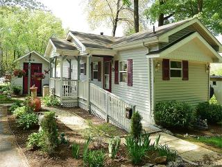 19 Terrace Dr, Vernon, CT 06066-4409