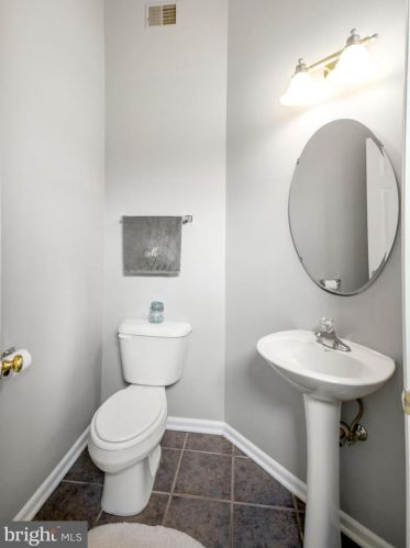9 Wash House Cir, Middletown MD  21769-7741 exterior